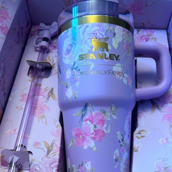 Stanley x LoveShackFancy 20oz Quencher - Picture 3 of 9